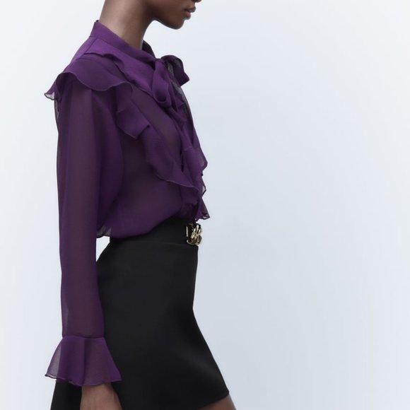 NWT PURPLE TIED BLOUSE WITH RUFFLES. - Picture 3 of 8